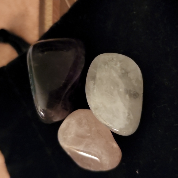 Amethyst & Quartz Crystal Protection, Love & Energy Stone Bundle - Picture 3 of 5